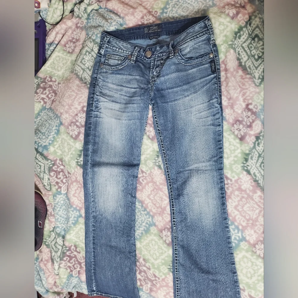 Silver Jeans Blue Boot Cut Denim with Vintage Wash - Picture 1 of 6
